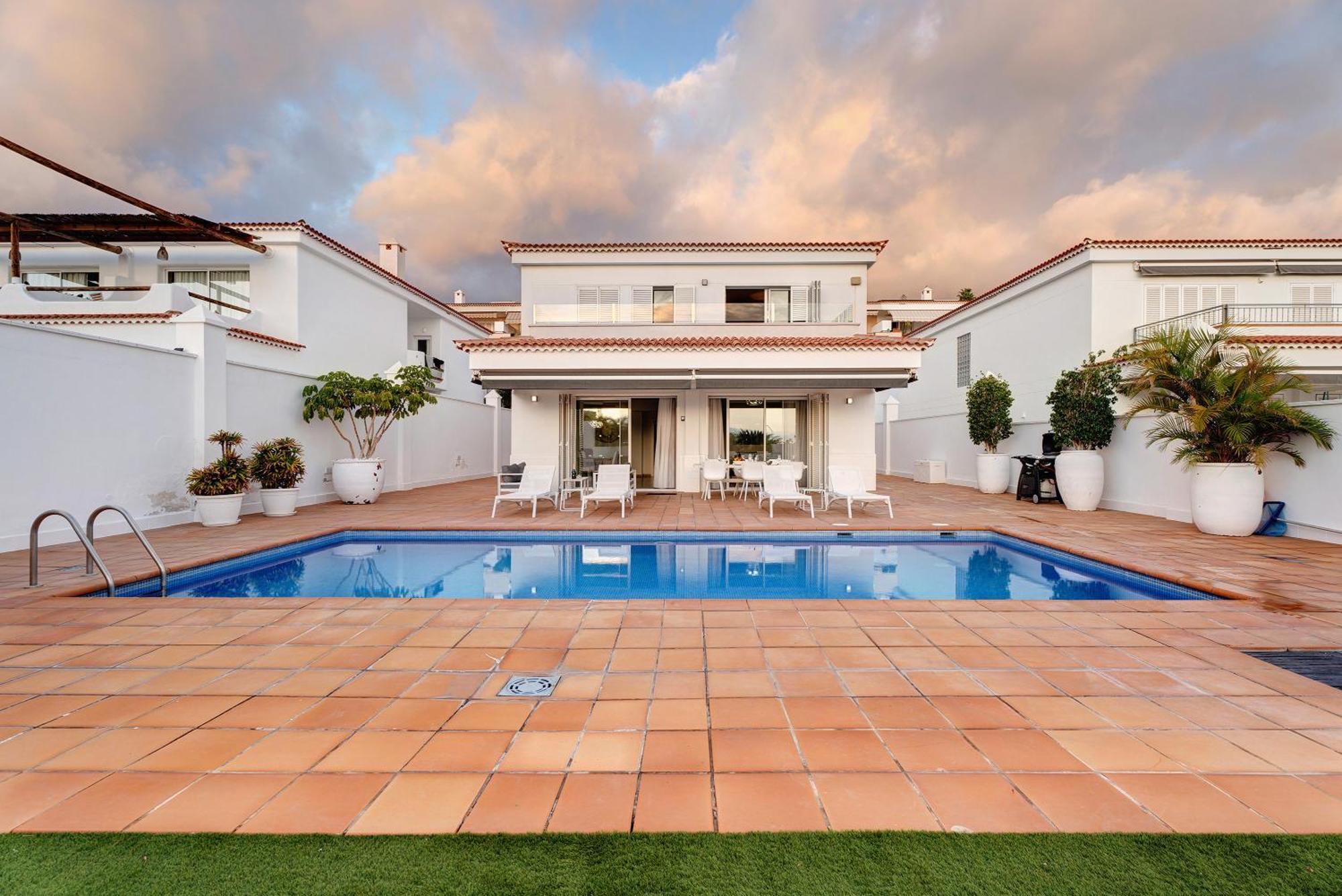 Espectacular Villa Aurora By Paramount Holidays Puerto de Santiago  Kültér fotó